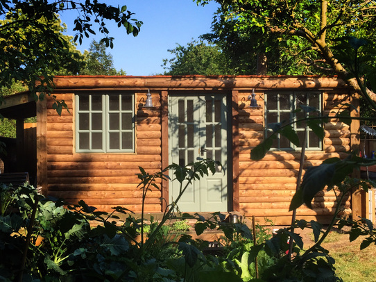 Hampton -  Small Log Cabin