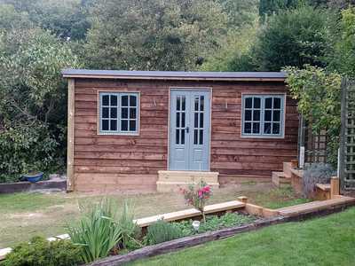 Robust garden shed/workshop Croydon.