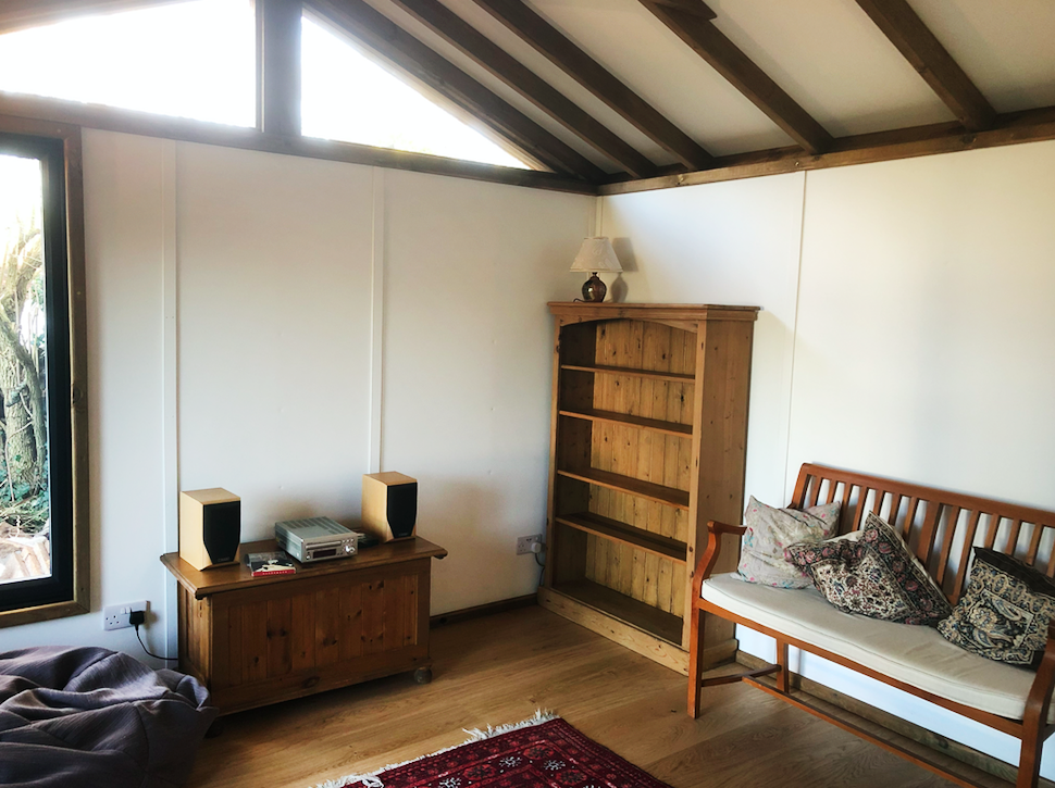 Fully Insulated Oak Garden Cabin - Near Horsham